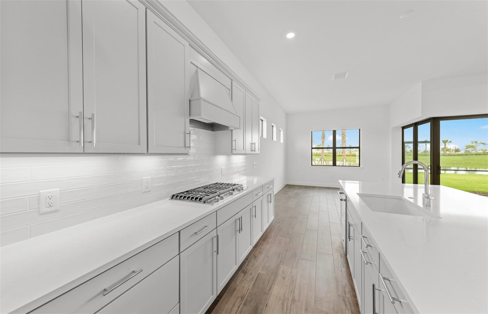 5027 GOLDEN SHORE CT — photo 10
