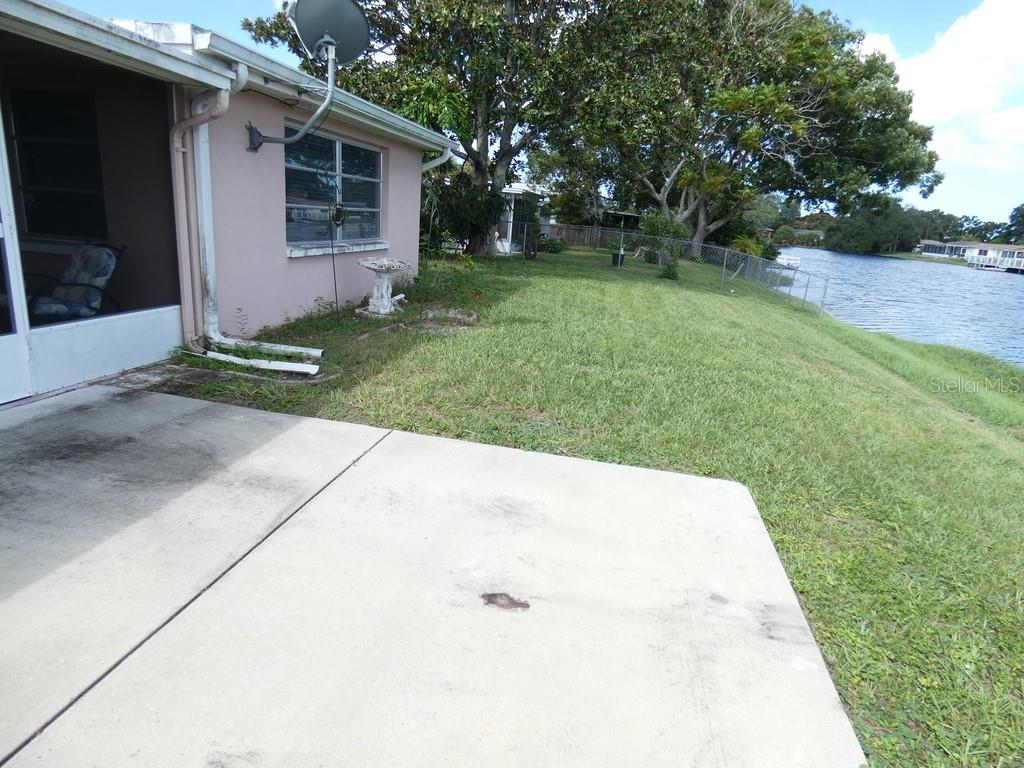 7207 ASHWOOD DR — photo 4