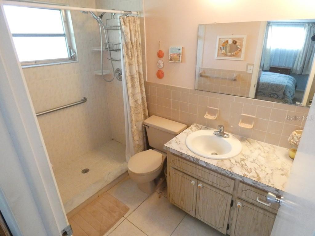 7207 ASHWOOD DR — photo 14