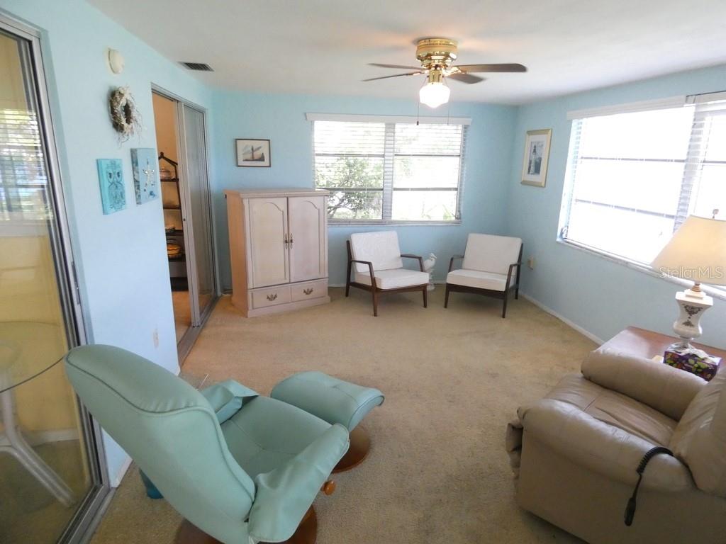 7207 ASHWOOD DR — photo 16