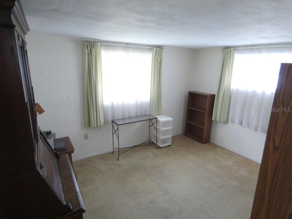 7207 ASHWOOD DR — photo 13