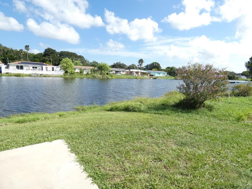 7207 ASHWOOD DR — photo 24