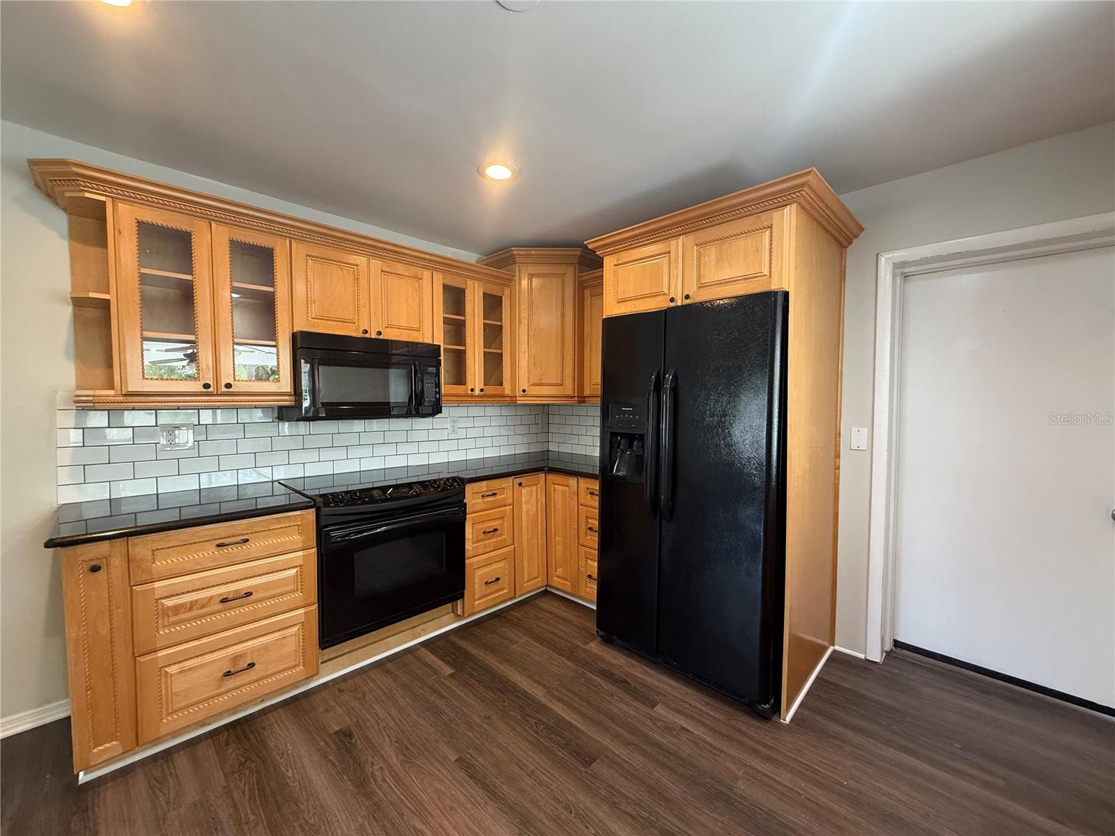 601 MYRTLE WAY S — photo 28