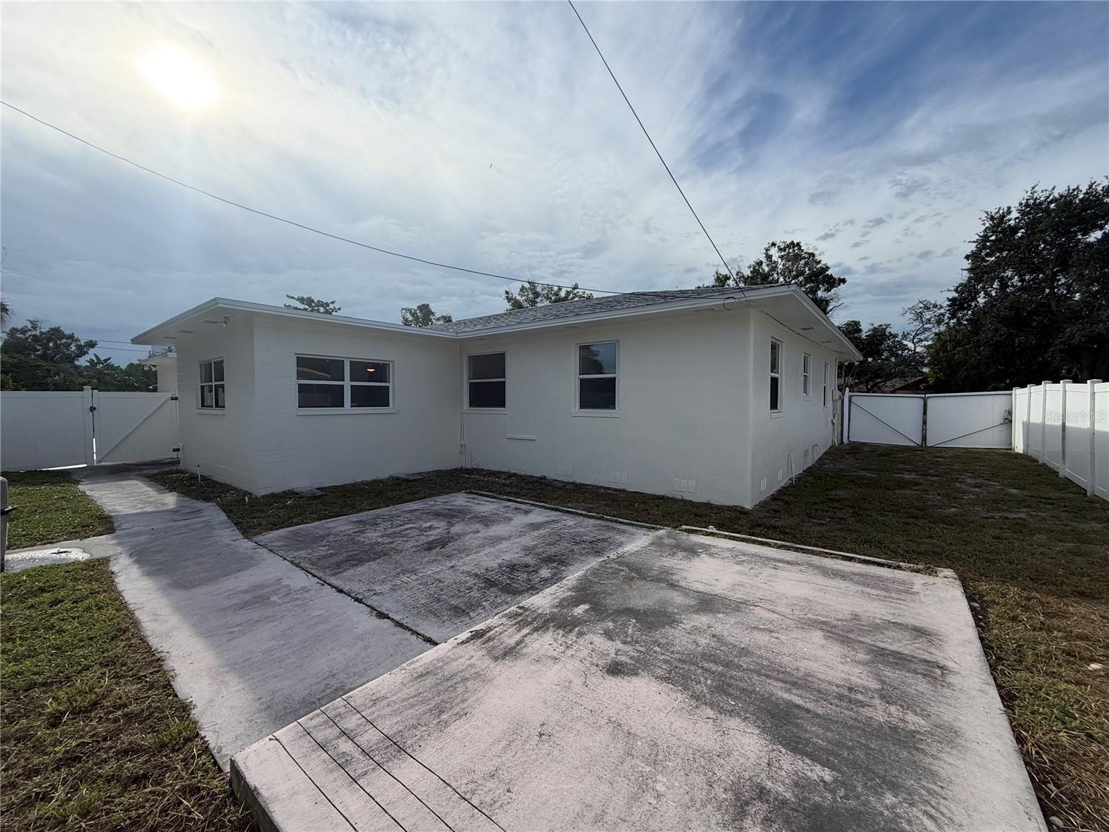 601 MYRTLE WAY S — photo 12