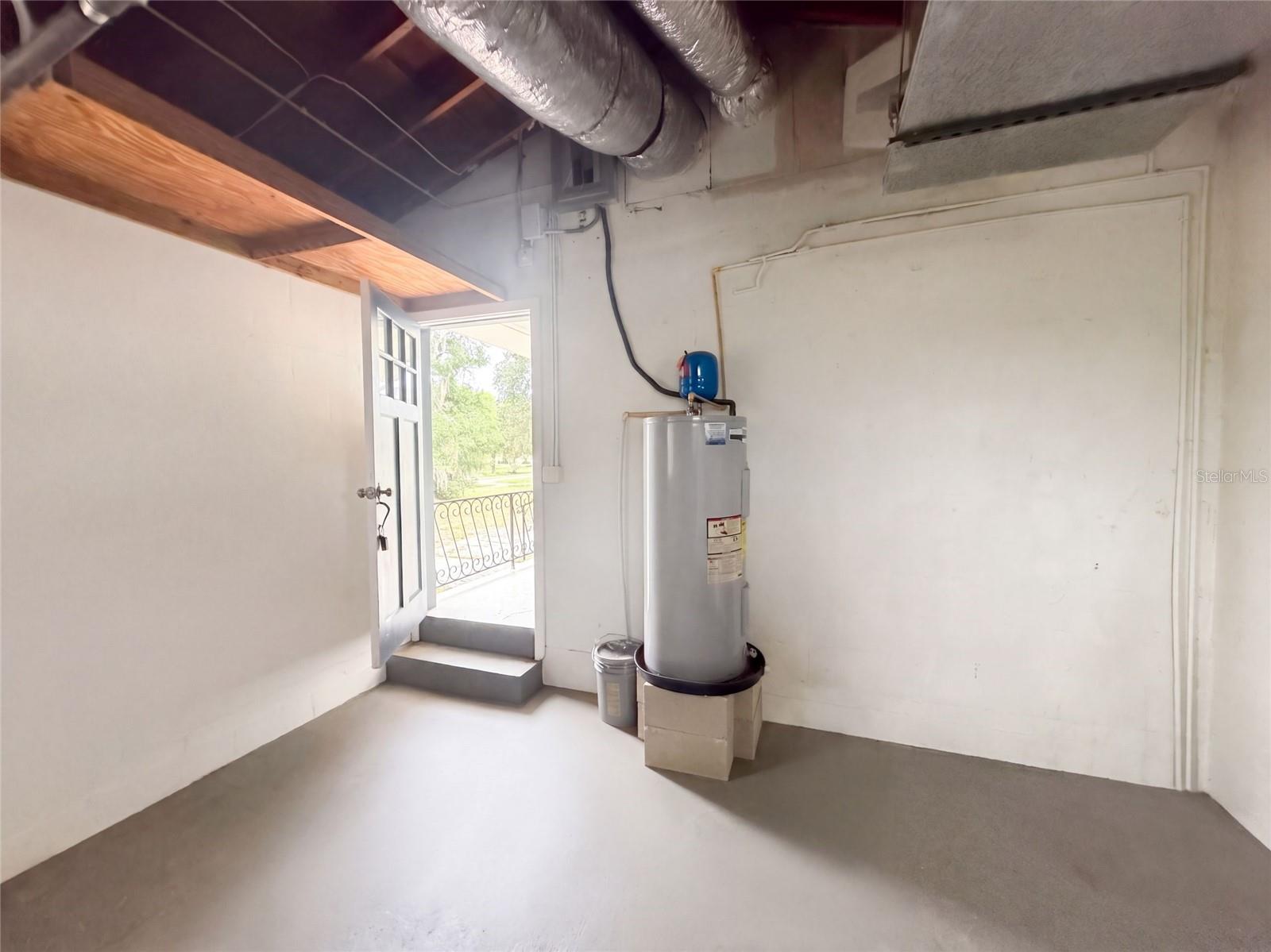 601 MYRTLE WAY S — photo 25