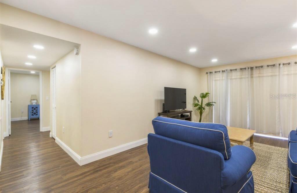 3231 BENEVA RD #101 — photo 15