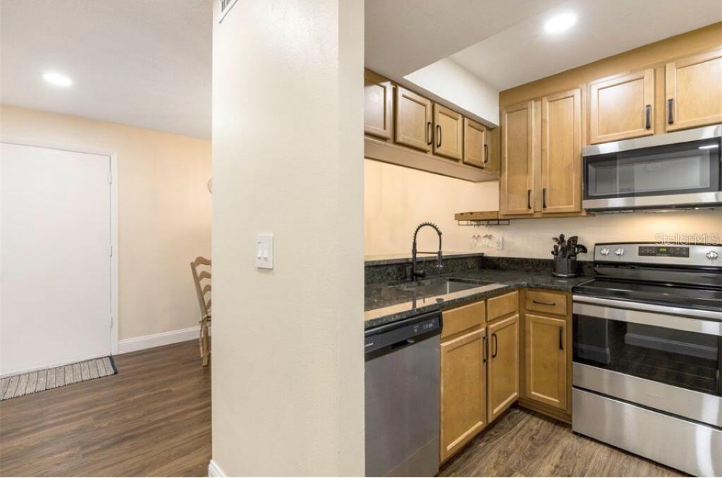 3231 BENEVA RD #101 — photo 9