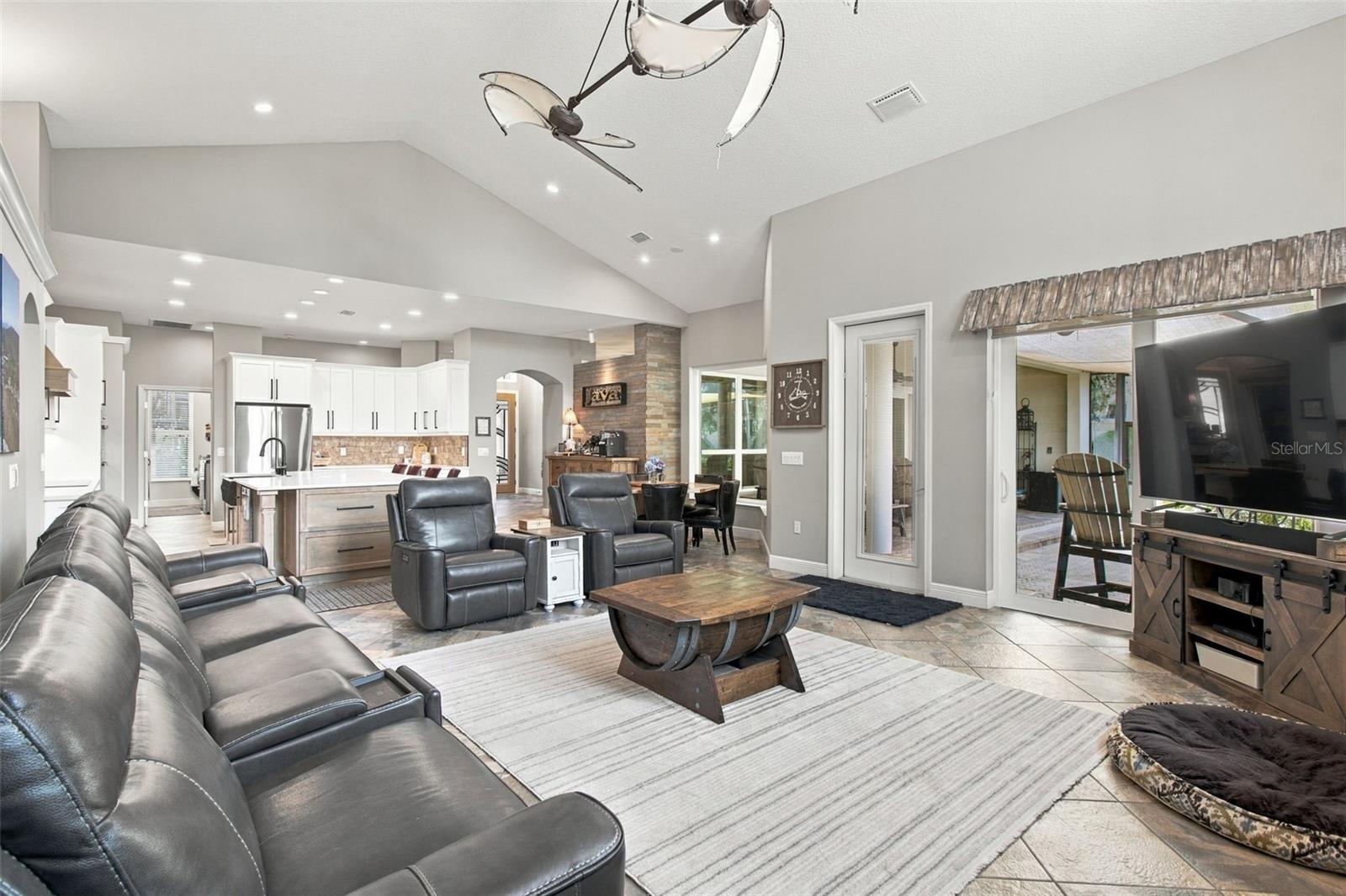 5105 SYLVAN OAKS DR — photo 27