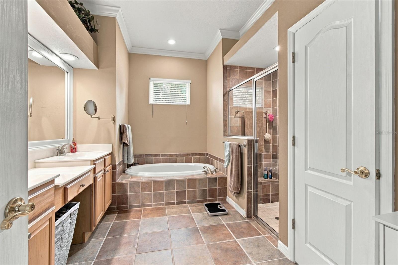 5105 SYLVAN OAKS DR — photo 12