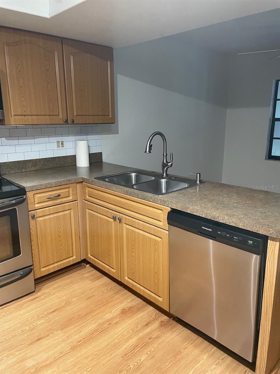 14863 FEATHER COVE RD — photo 15