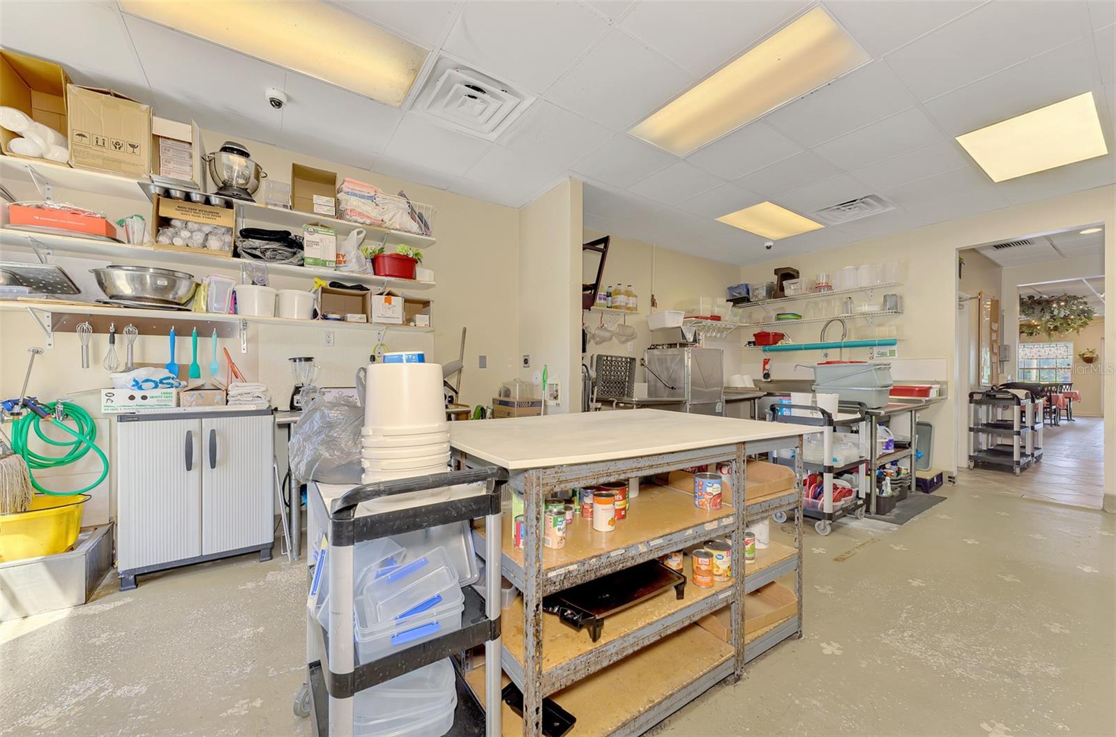 1500 E VENICE AVE #4b — photo 28