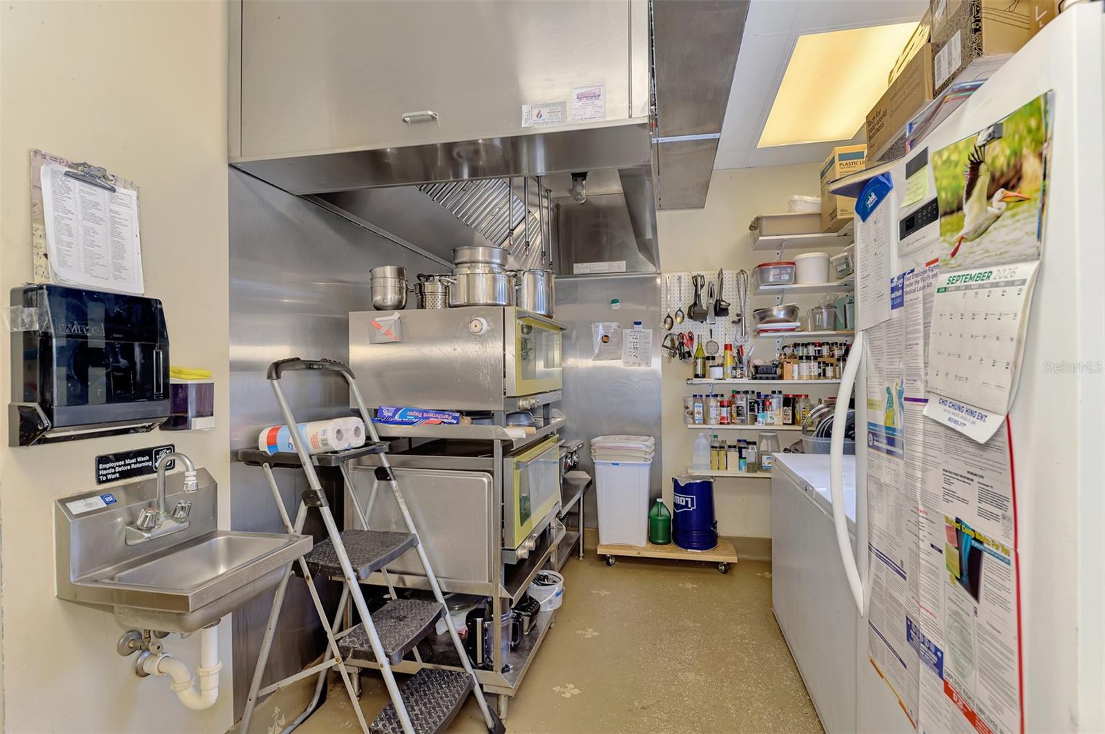 1500 E VENICE AVE #4b — photo 25