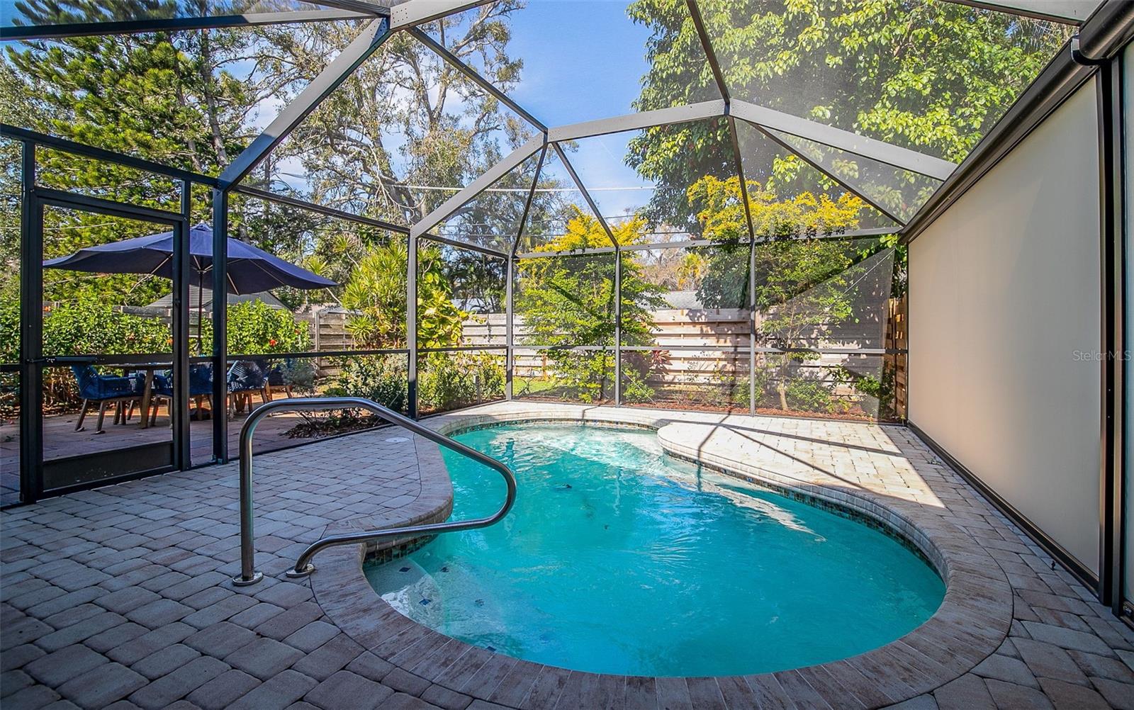 3137 CAMPBELL ST — photo 31