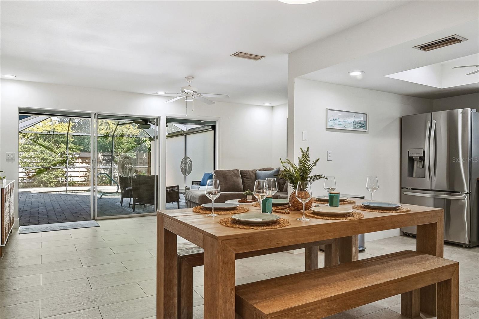 3137 CAMPBELL ST — photo 30