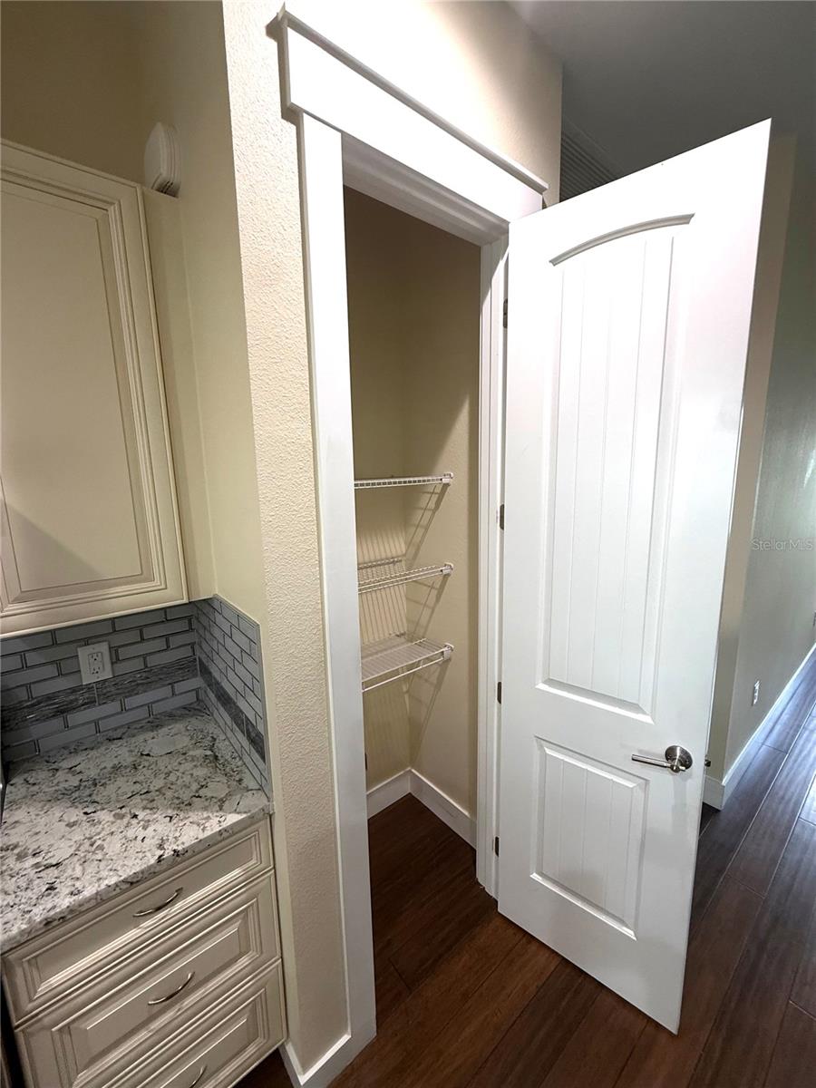 2255 RIBBLE ST — photo 8