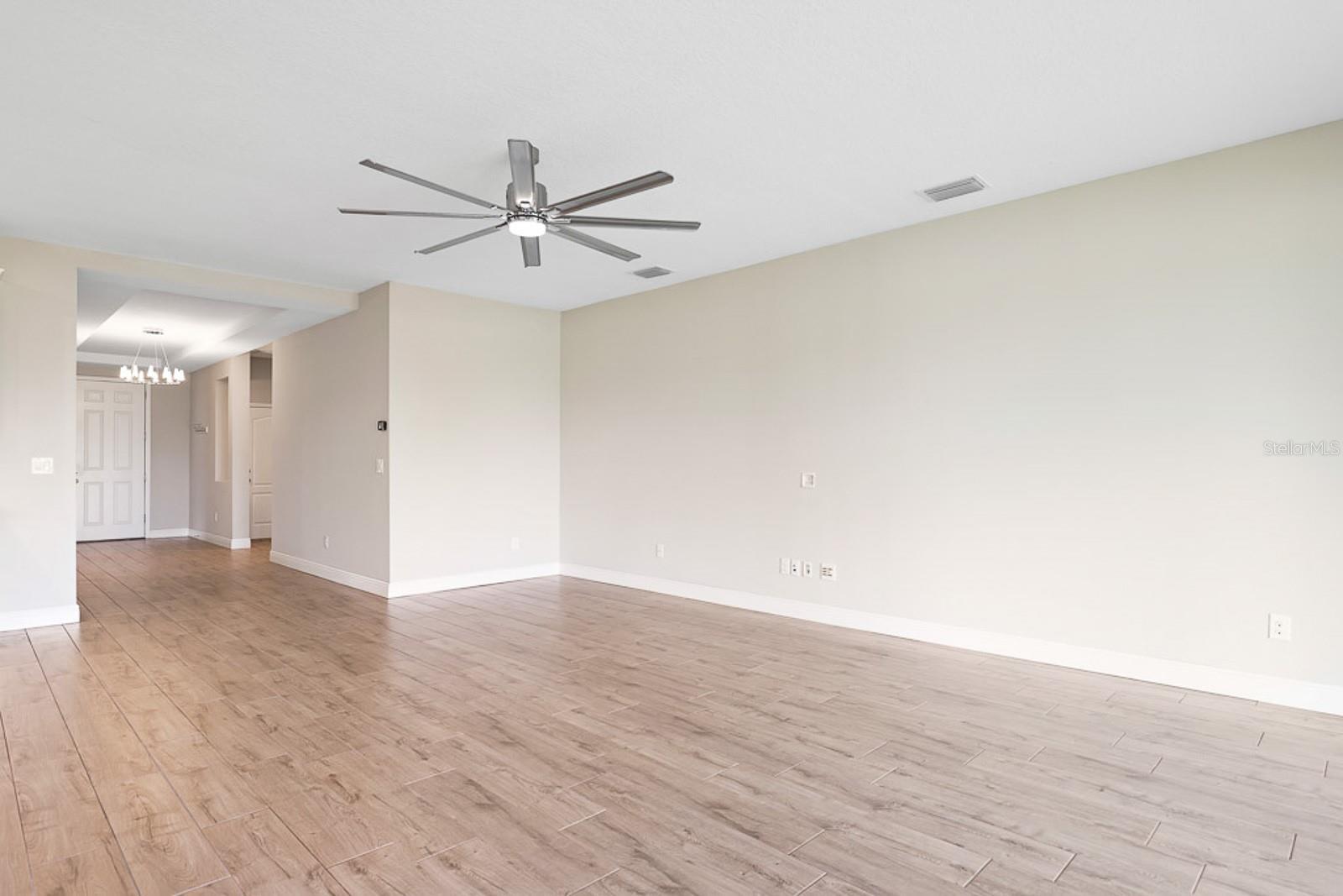 5420 SILVER SUN DR — photo 12