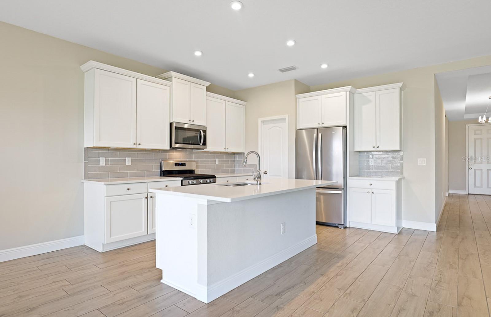 5420 SILVER SUN DR — photo 2
