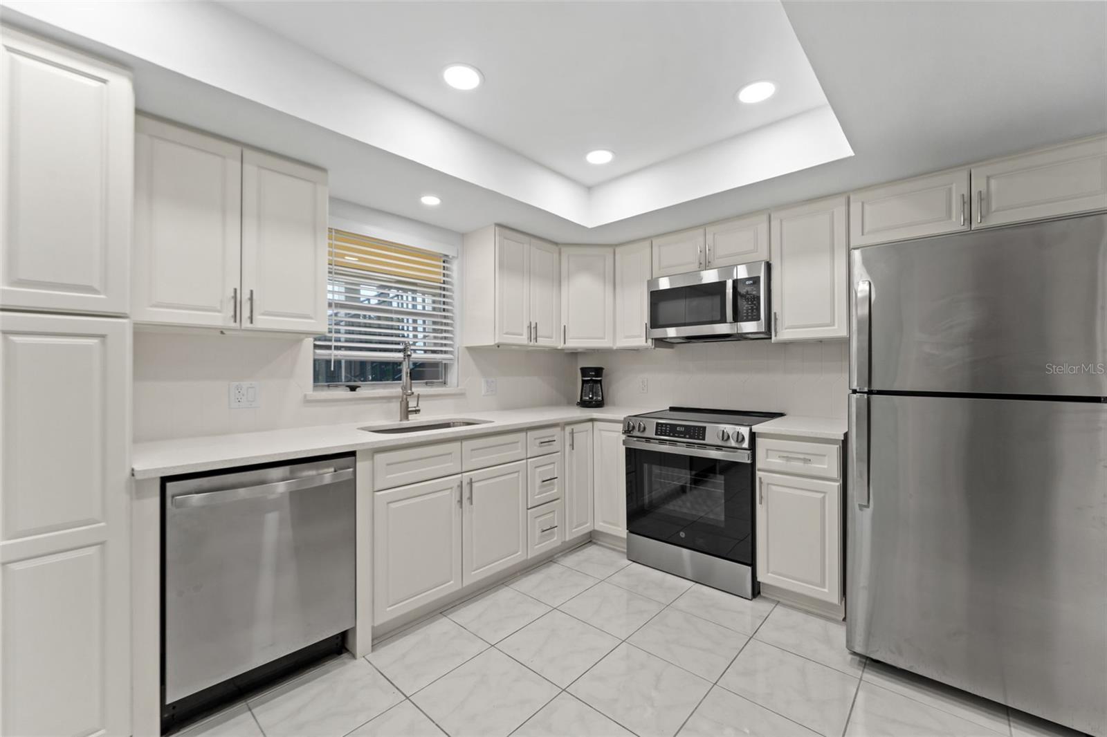 4700 COVE CIR #102 — photo 15