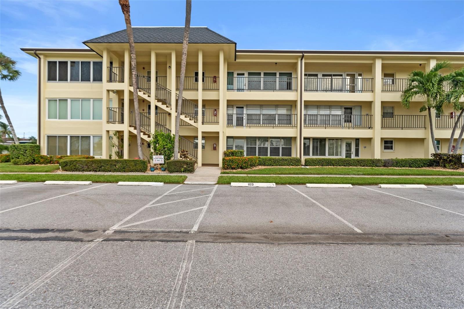 4700 COVE CIR #102 — photo 30