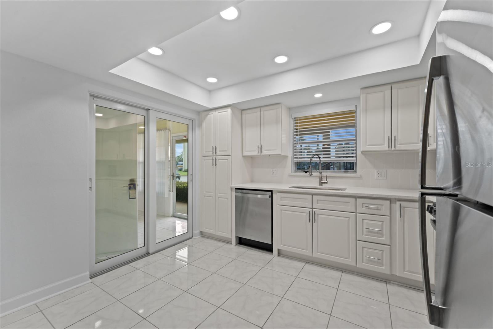 4700 COVE CIR #102 — photo 12