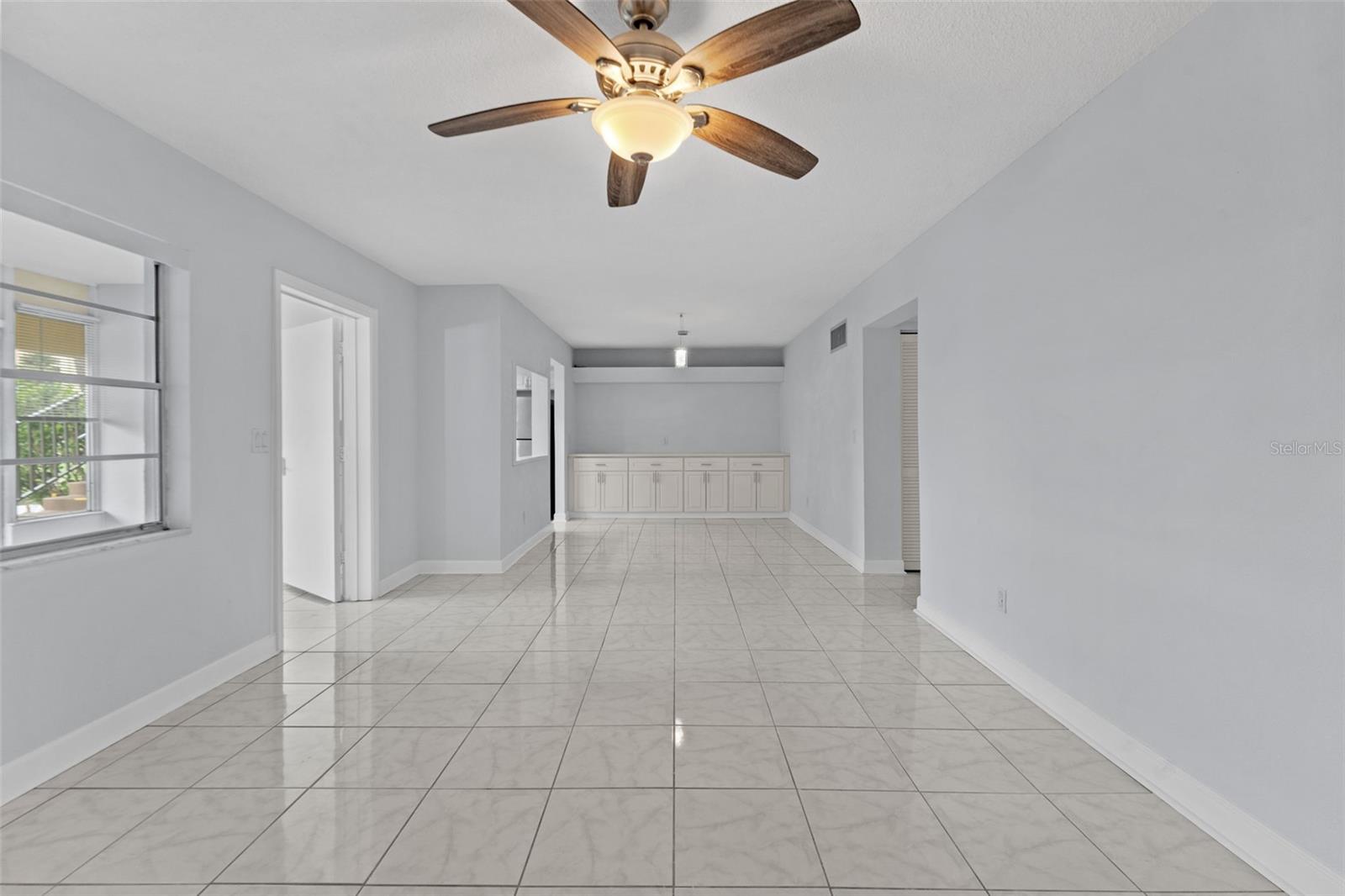 4700 COVE CIR #102 — photo 6