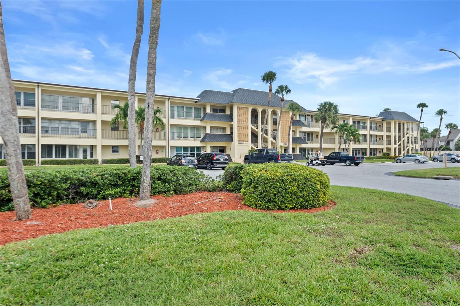 4700 COVE CIR #102 — photo 37