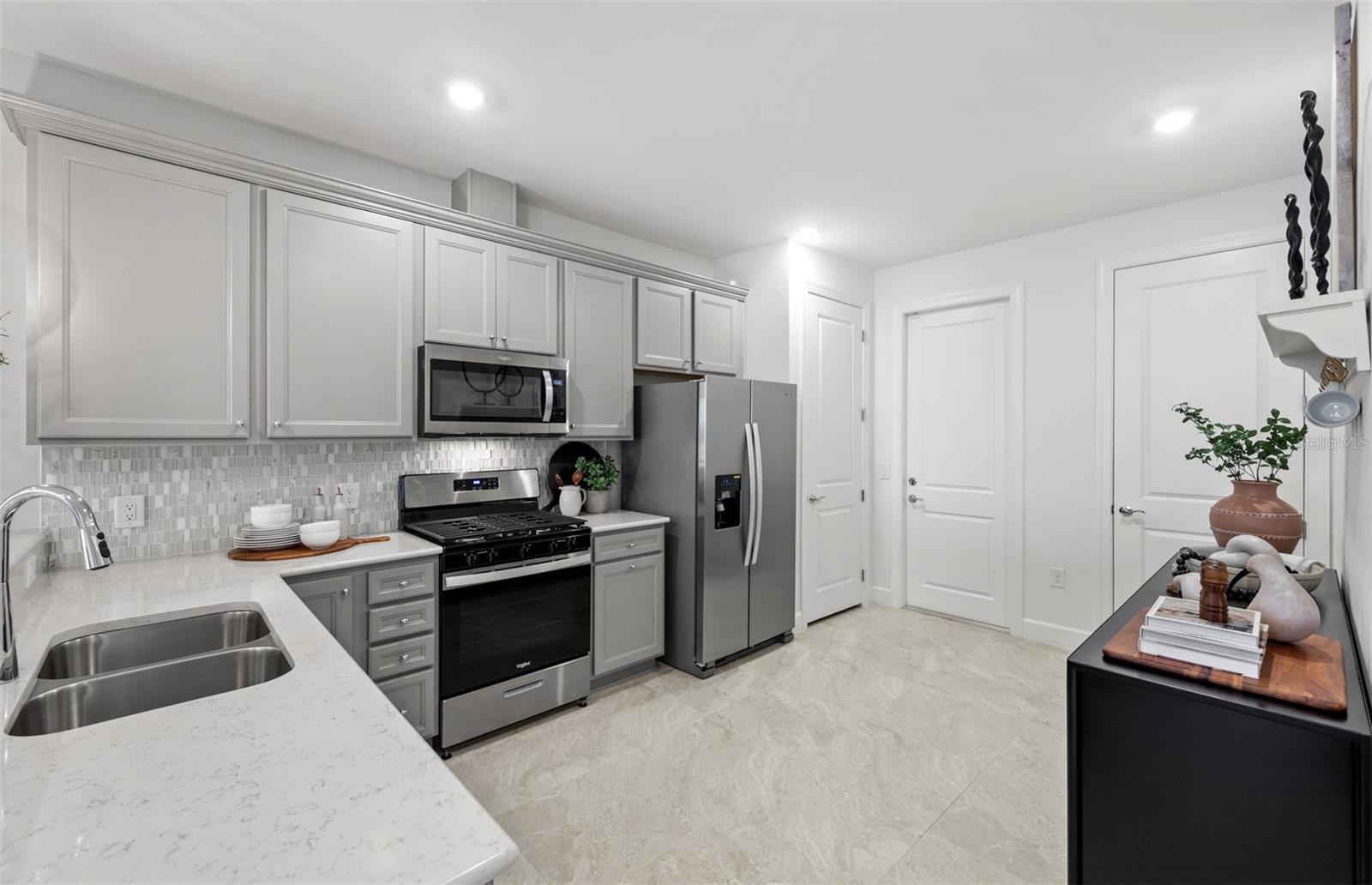 18734 INDIAN ROCK PL — photo 4