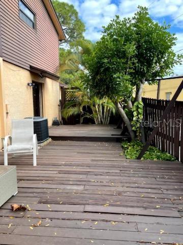 421 PALM AVE N — photo 23