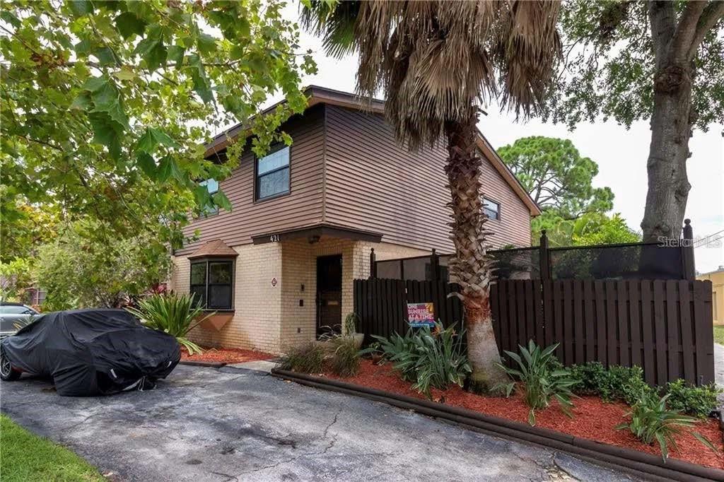 421 PALM AVE N — photo 2