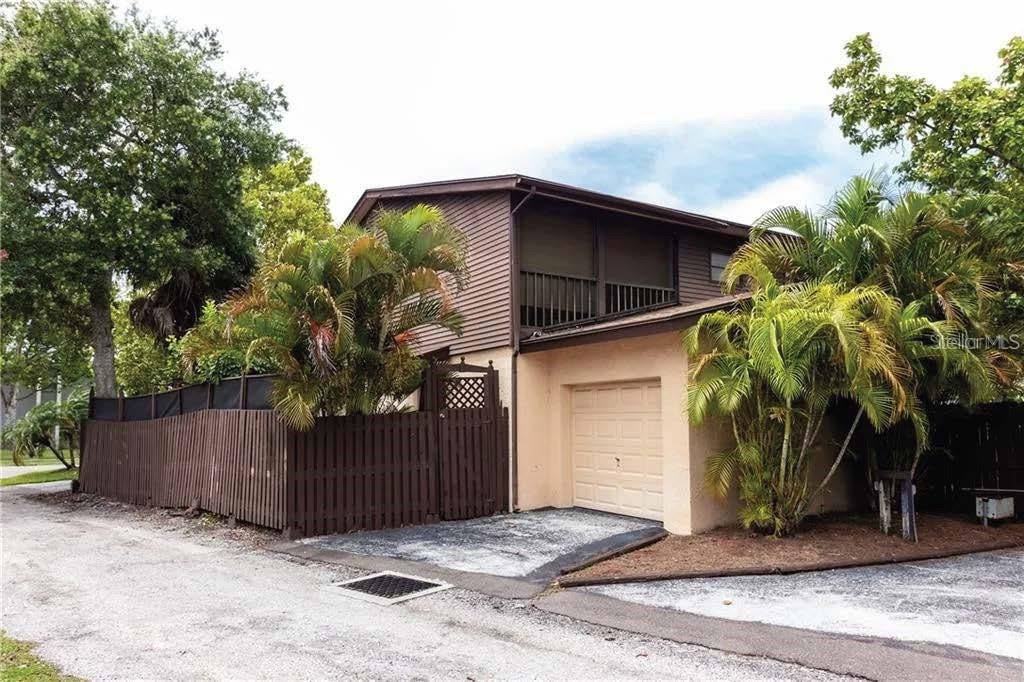 421 PALM AVE N — photo 3