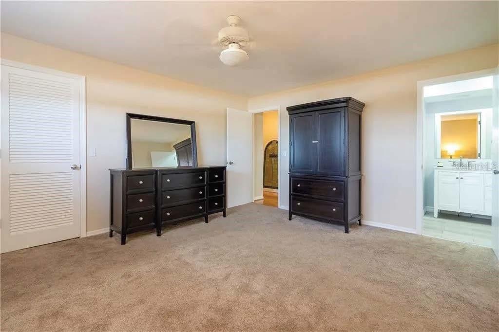 421 PALM AVE N — photo 17