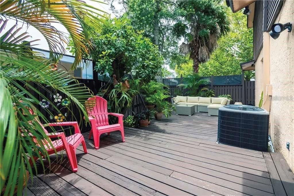 421 PALM AVE N — photo 22