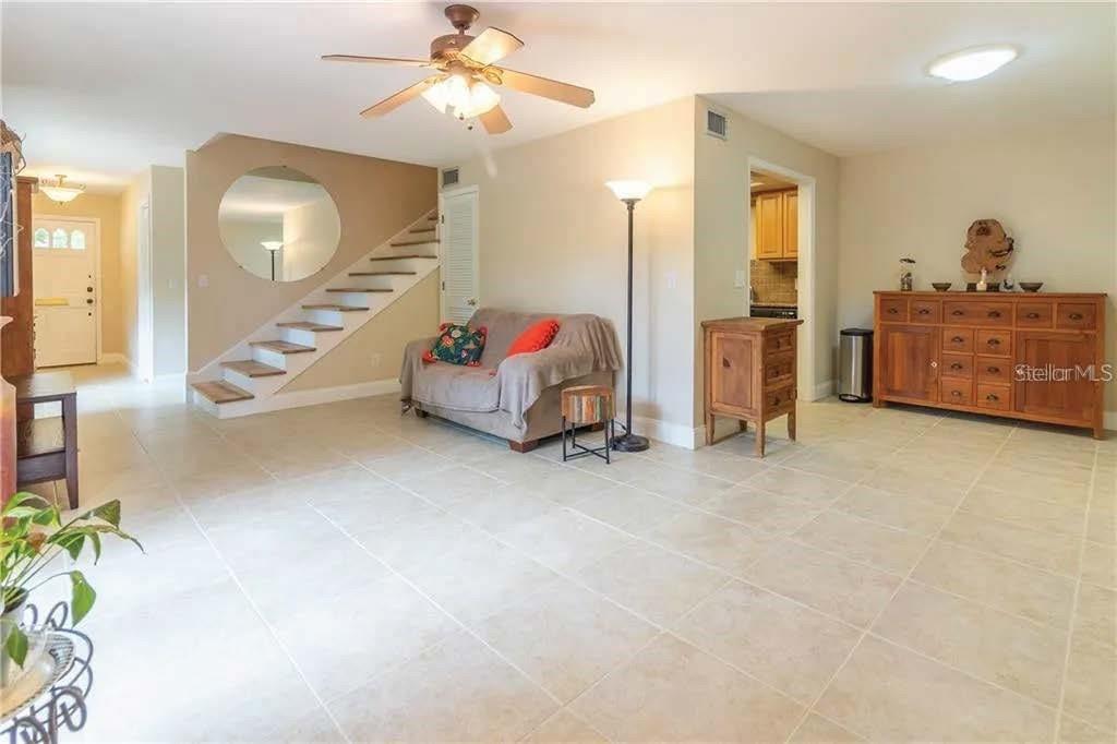 421 PALM AVE N — photo 5