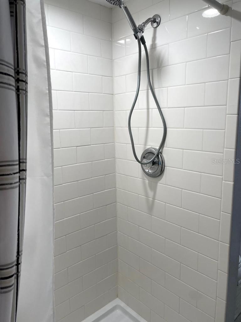 421 PALM AVE N — photo 15