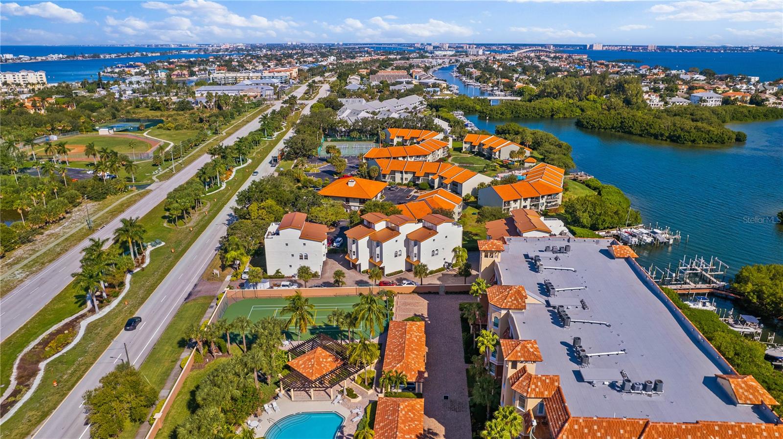 1585 PINELLAS BAYWAY S — photo 28