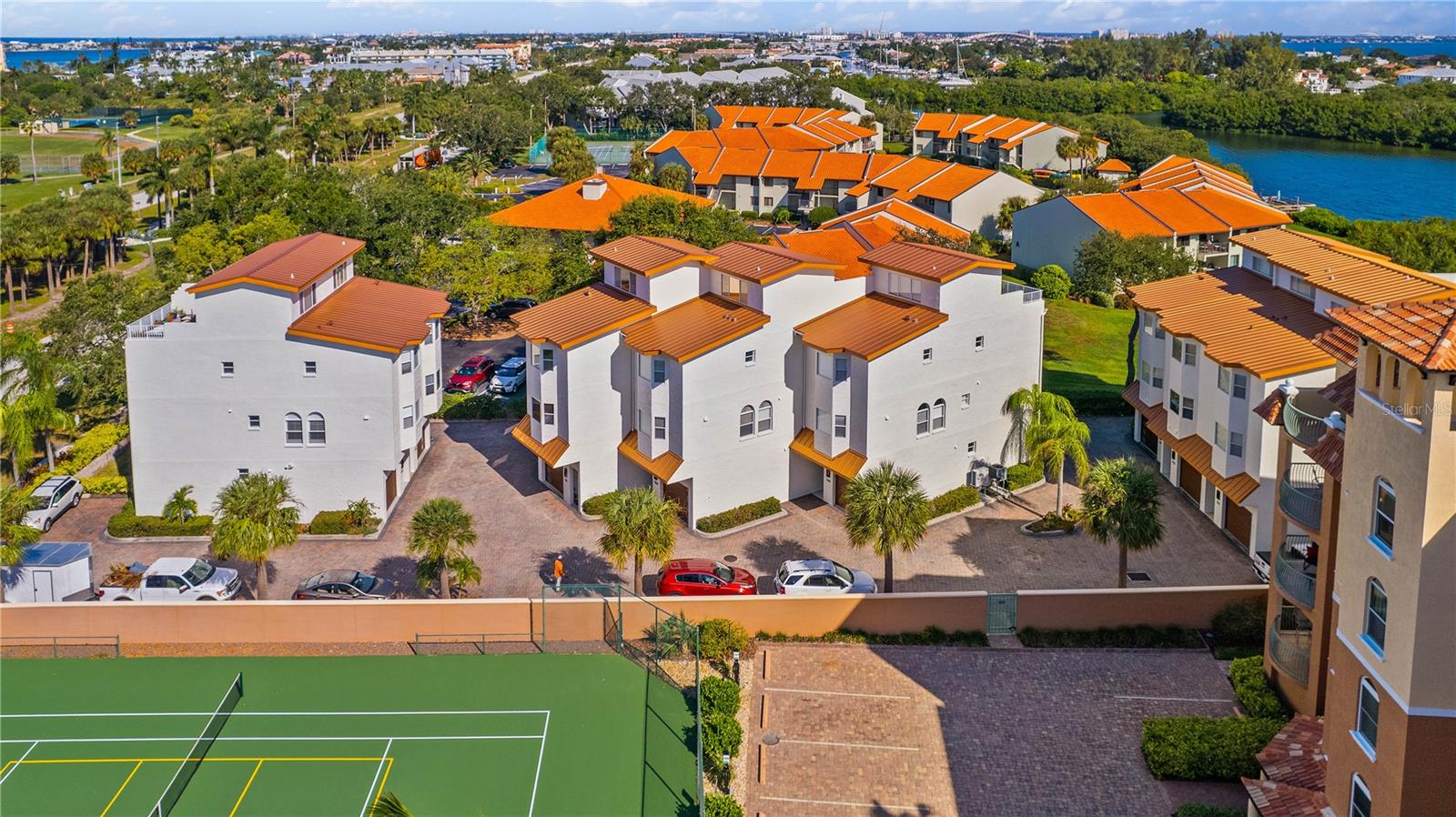 1585 PINELLAS BAYWAY S — photo 26