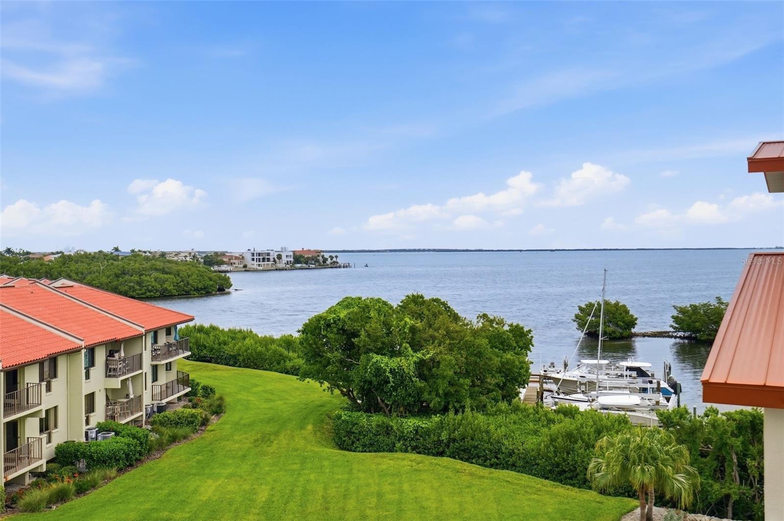 1585 PINELLAS BAYWAY S — photo 22