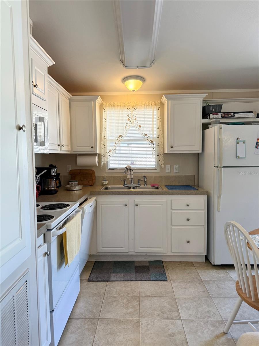 6904 CORTEZ RD W #10 — photo 16