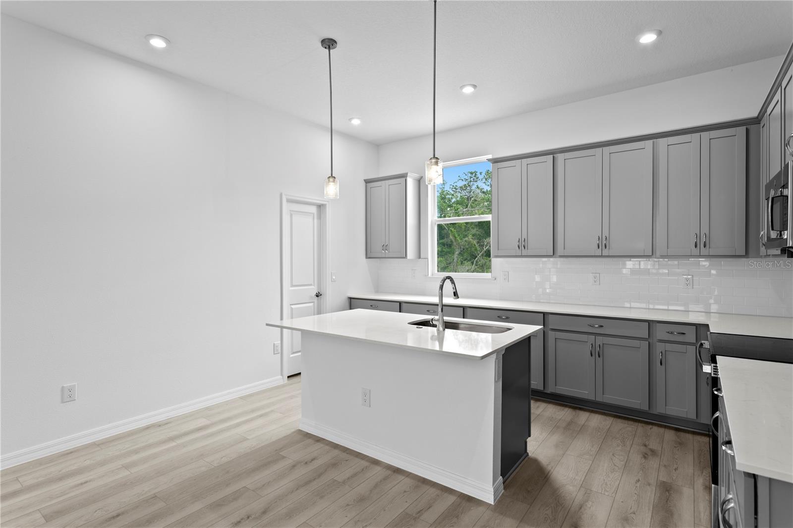9614 MONTAGUE ST — photo 13