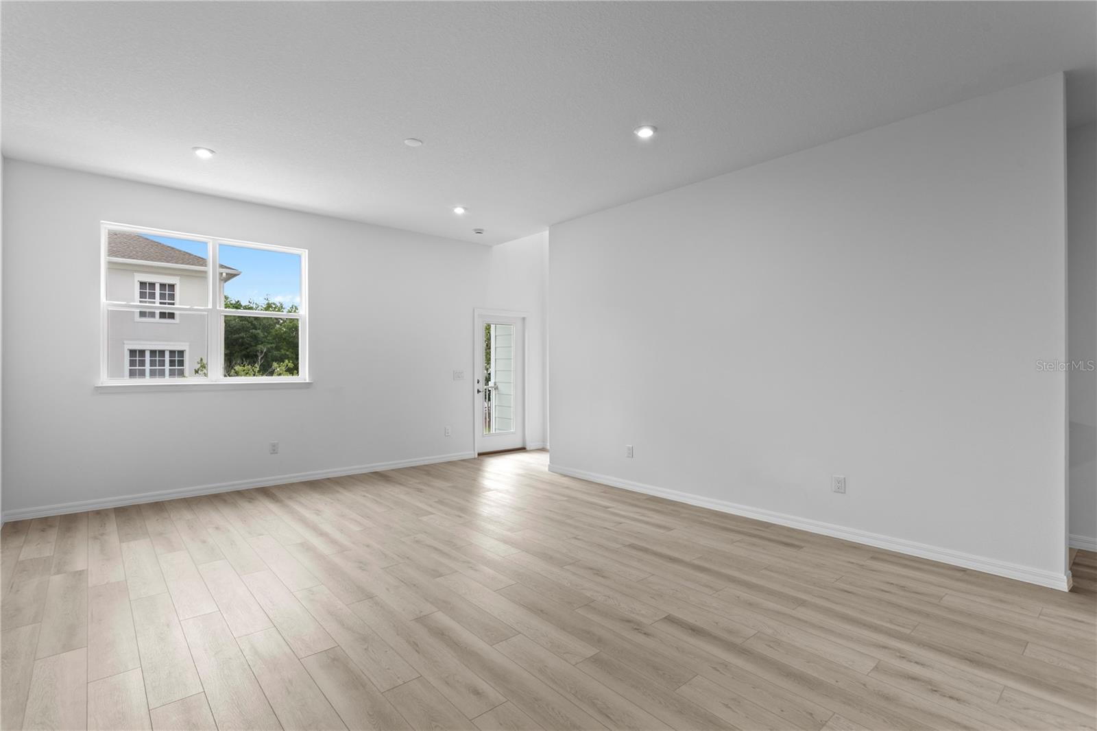 9614 MONTAGUE ST — photo 19