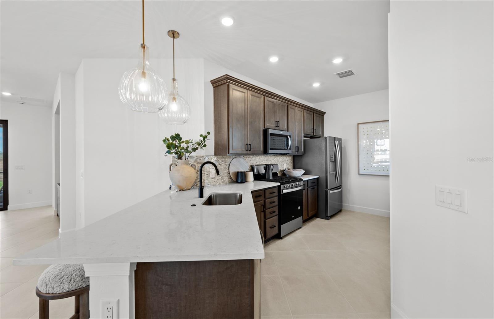 18738 INDIAN ROCK PL — photo 18