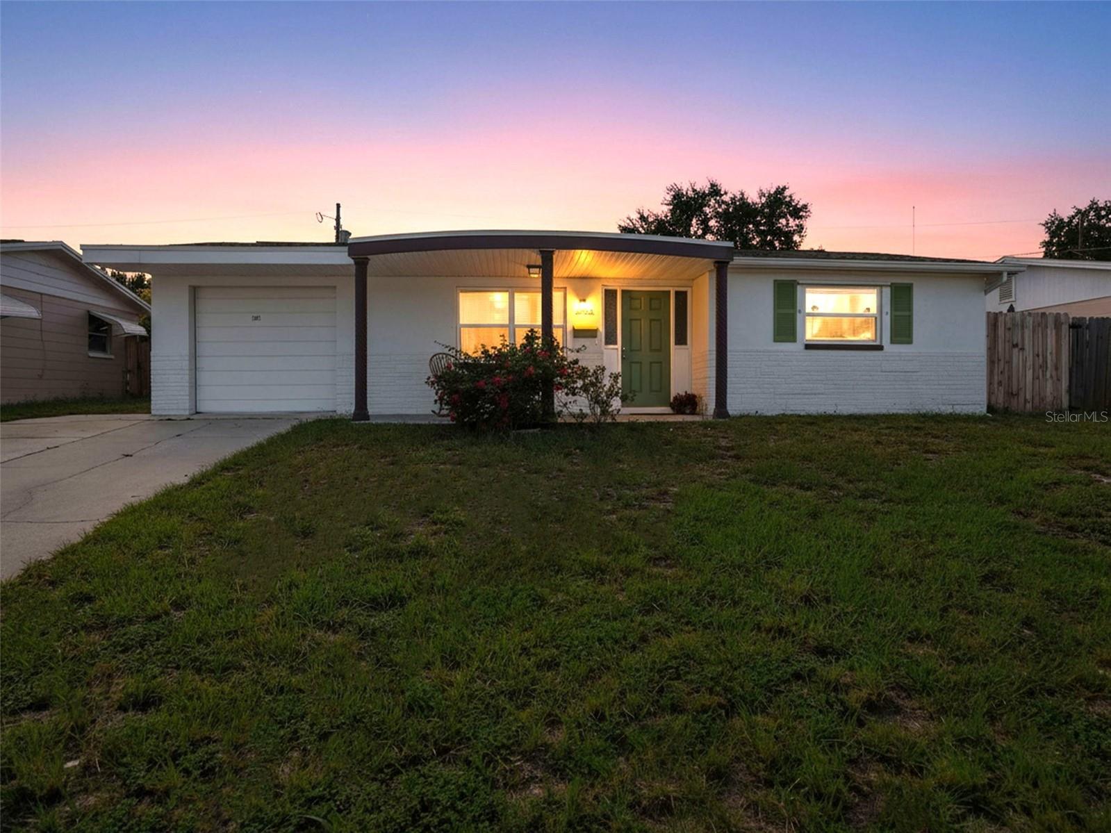 1031 CLASSIC DR — photo 2
