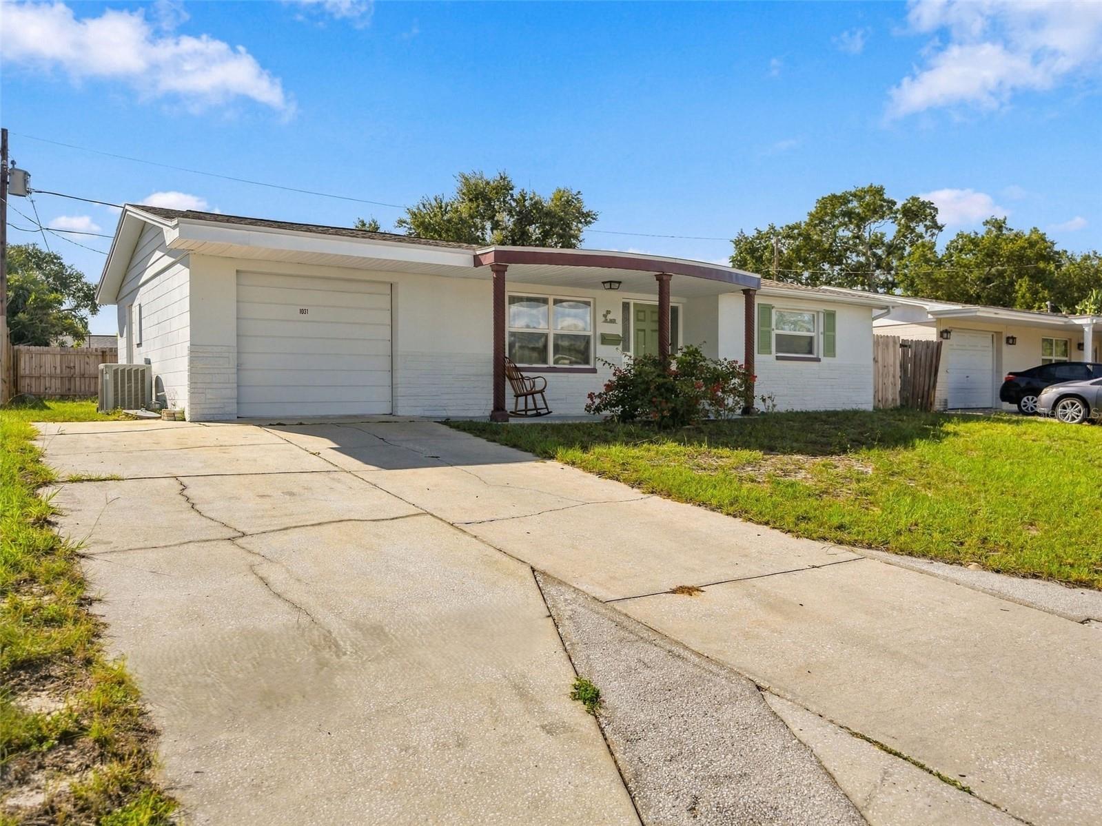 1031 CLASSIC DR — photo 4