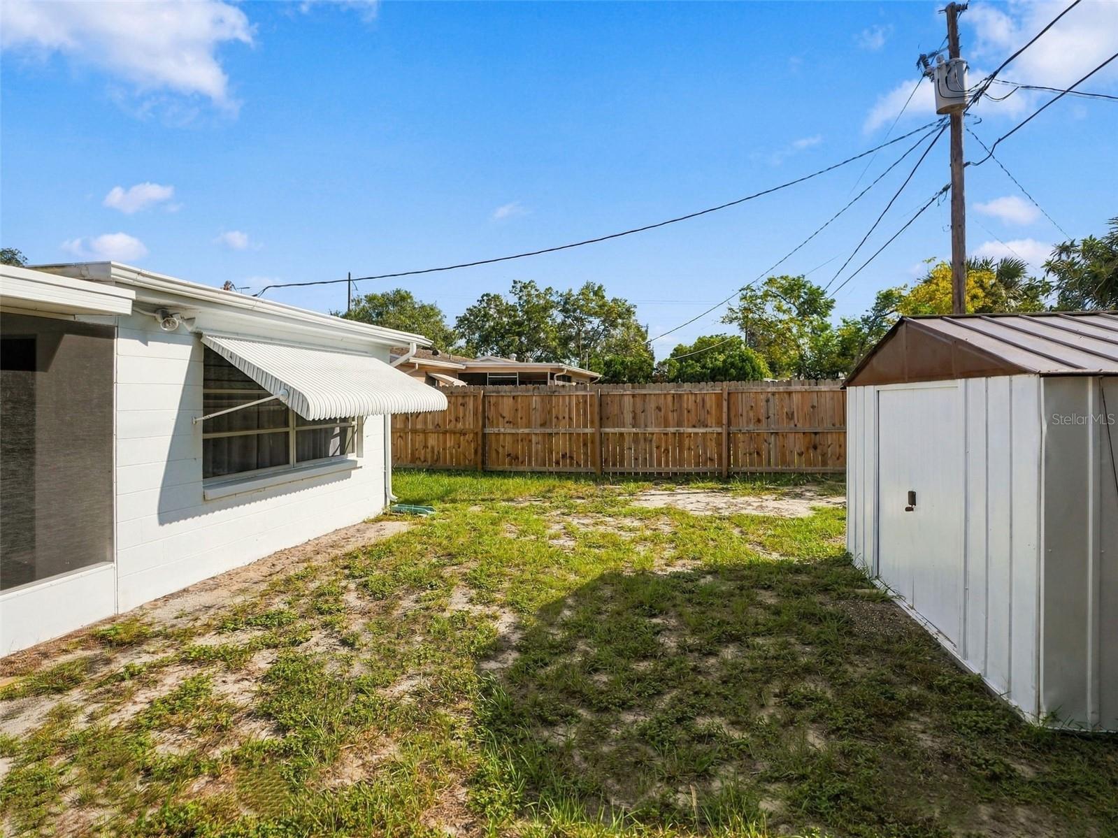 1031 CLASSIC DR — photo 35