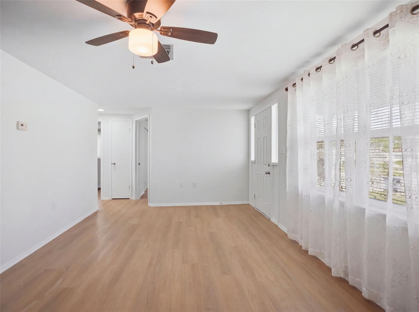 1031 CLASSIC DR — photo 10