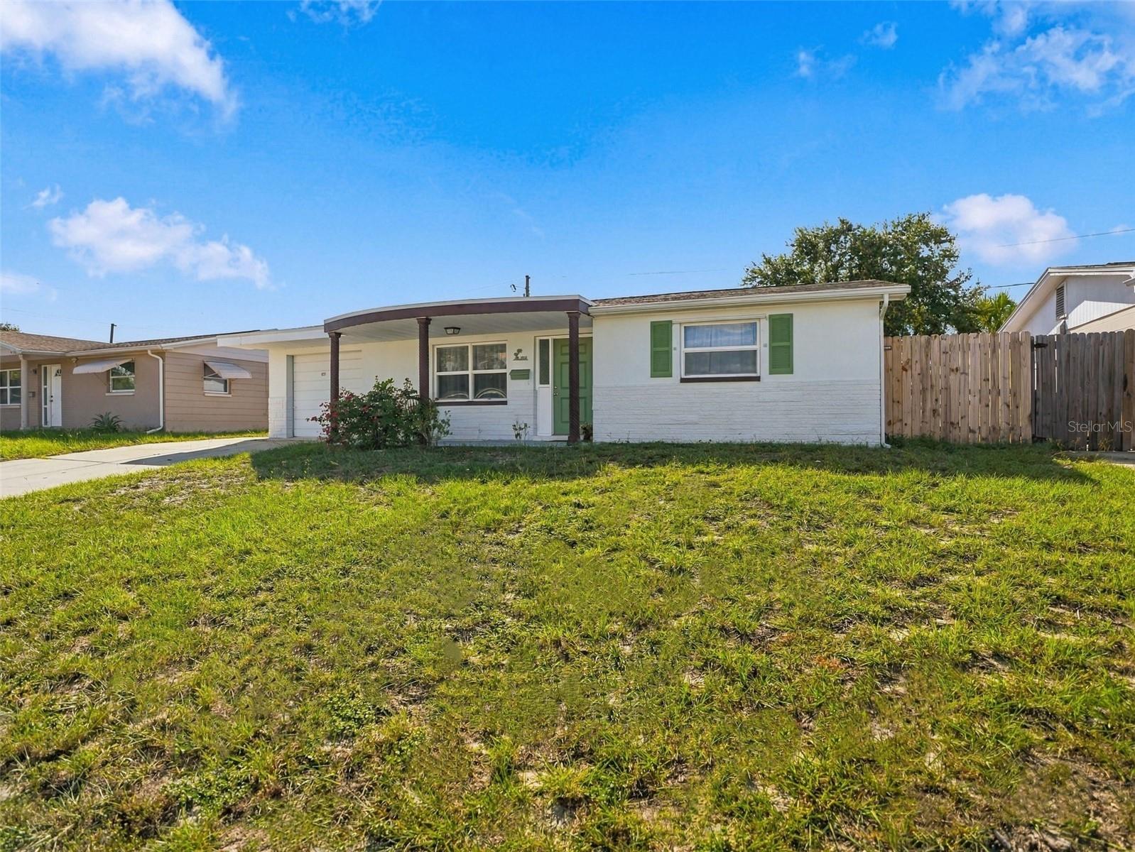 1031 CLASSIC DR — photo 3