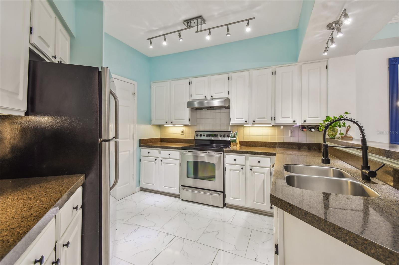 4304 BAY CLUB CIR #4304 — photo 12
