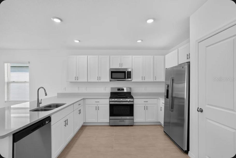 13713 SHELLMORE AVE — photo 8