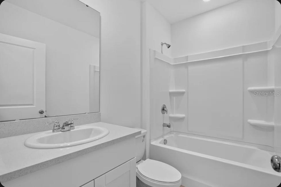 13713 SHELLMORE AVE — photo 11