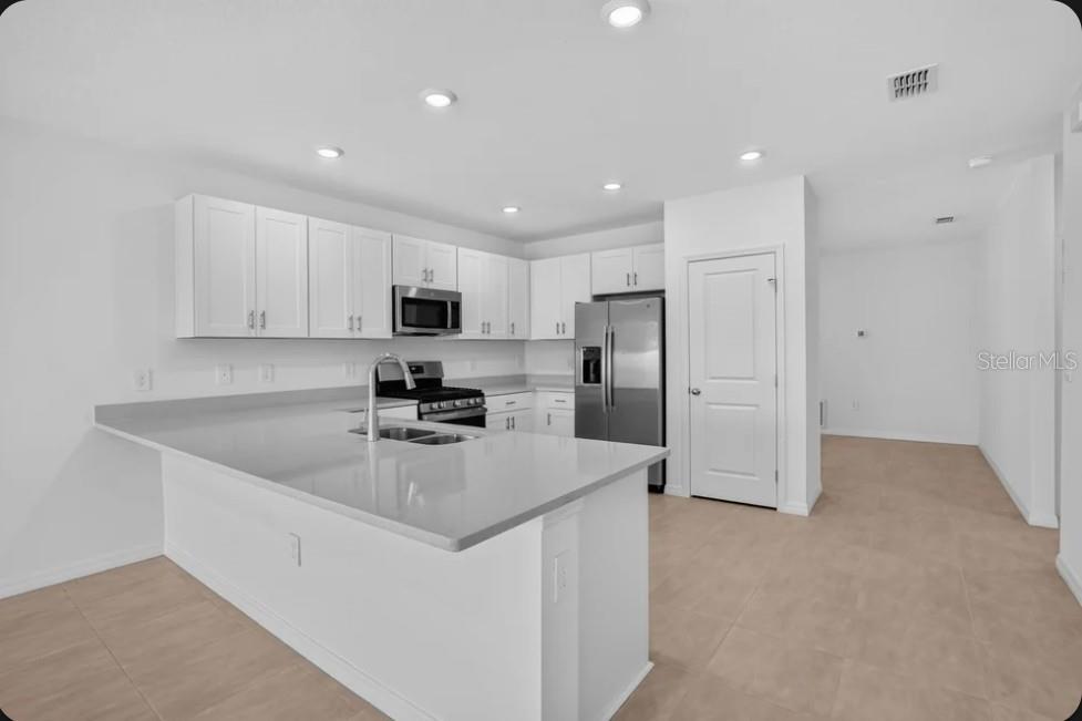 13713 SHELLMORE AVE — photo 2